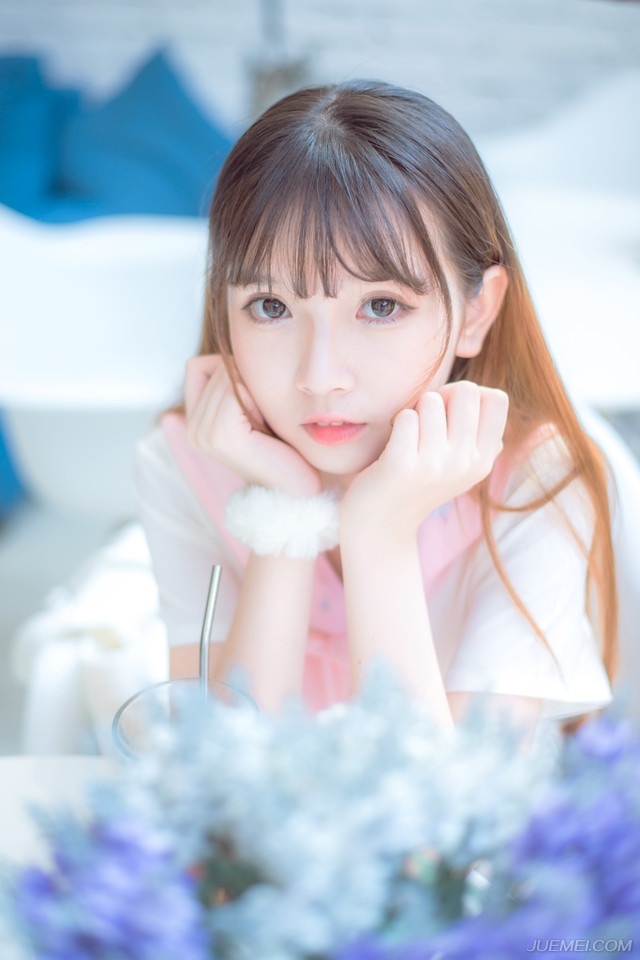 心字刚刚出口的一瞬间，原本因为看到是死营而逐渐放松的气氛被一瞬间收紧。